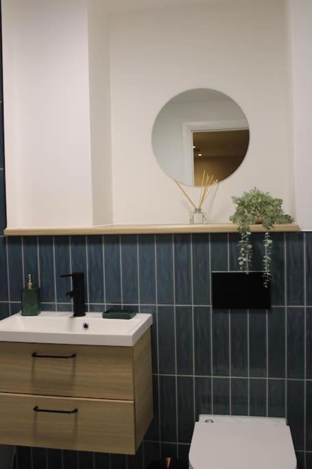 Amazing Luxury One Bedroom Apartment In The Heart Of Preston プレストン エクステリア 写真