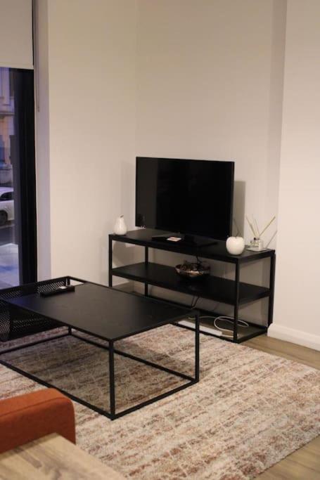 Amazing Luxury One Bedroom Apartment In The Heart Of Preston プレストン エクステリア 写真